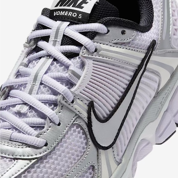 Nike Women’s Zoom Vomero 5 in Barely Grape/Photon Dust/Summit - Picture 7 of 16